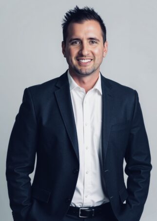 Headshot of Jowed Hadeed, smiling, loan officer, serving Wallowa County, Oregon, Tri-Cities, the Northwest and beyond.